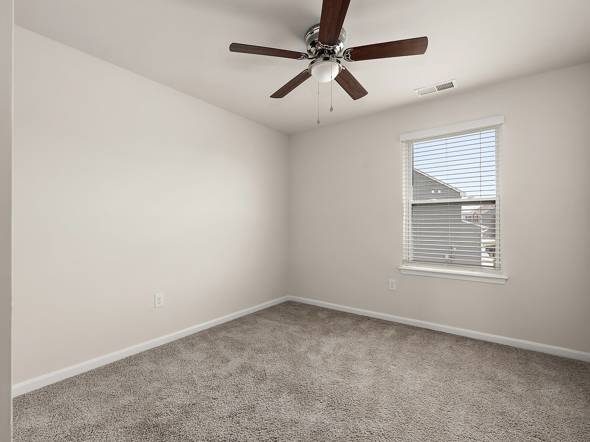 Gallery image slideShow10