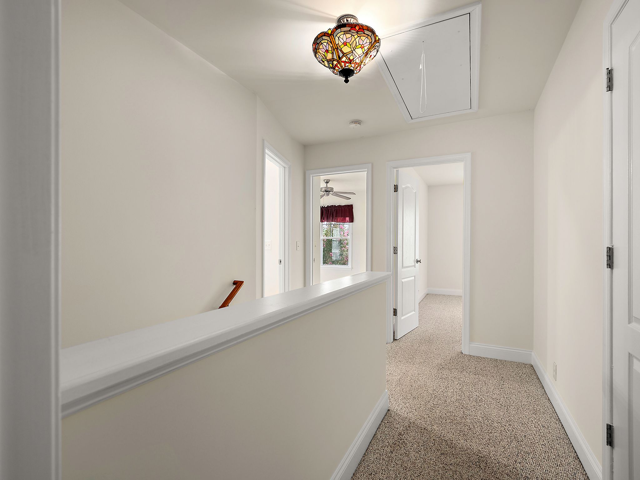 Gallery image slideShow11