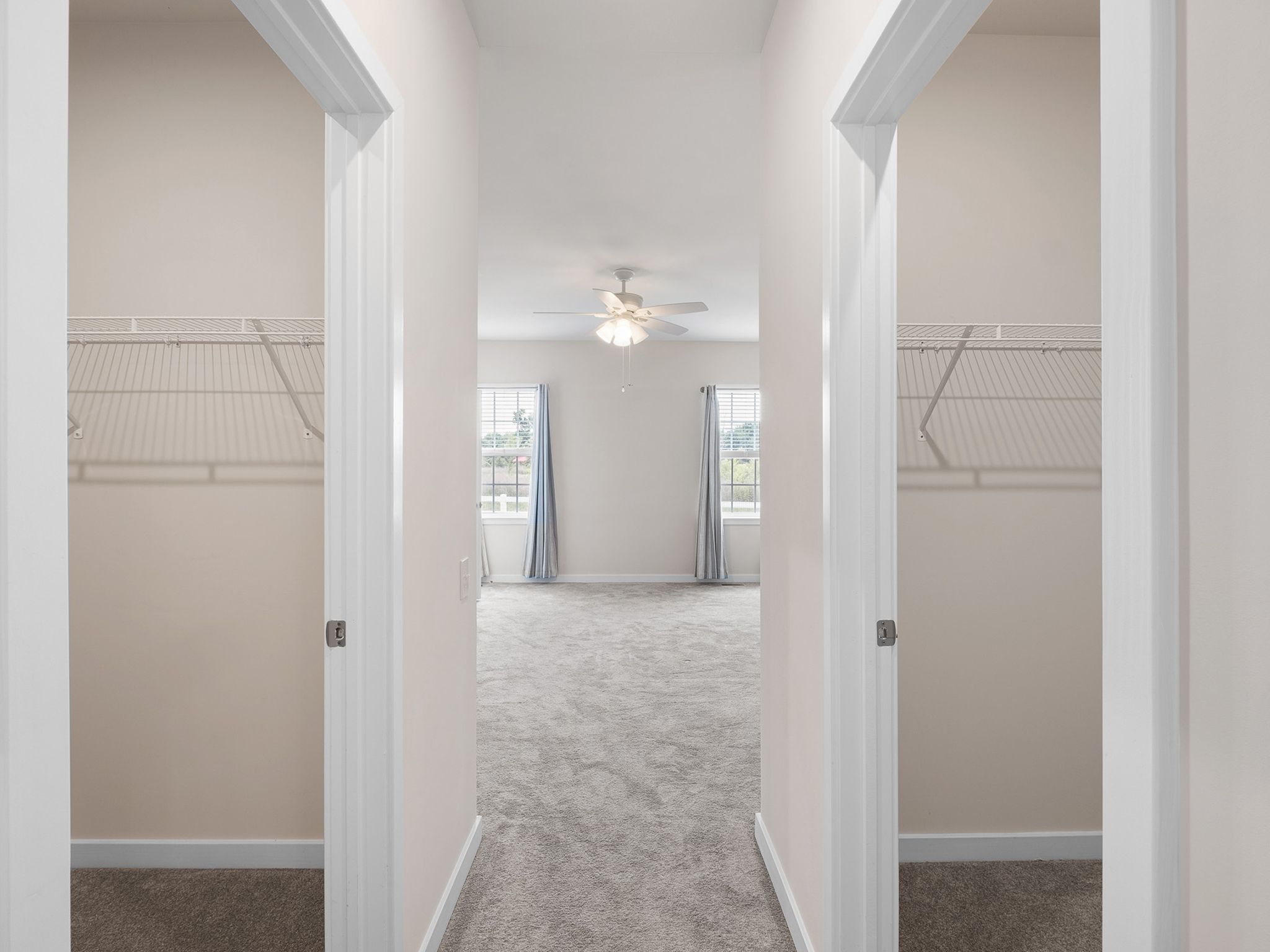 Gallery image slideShow13