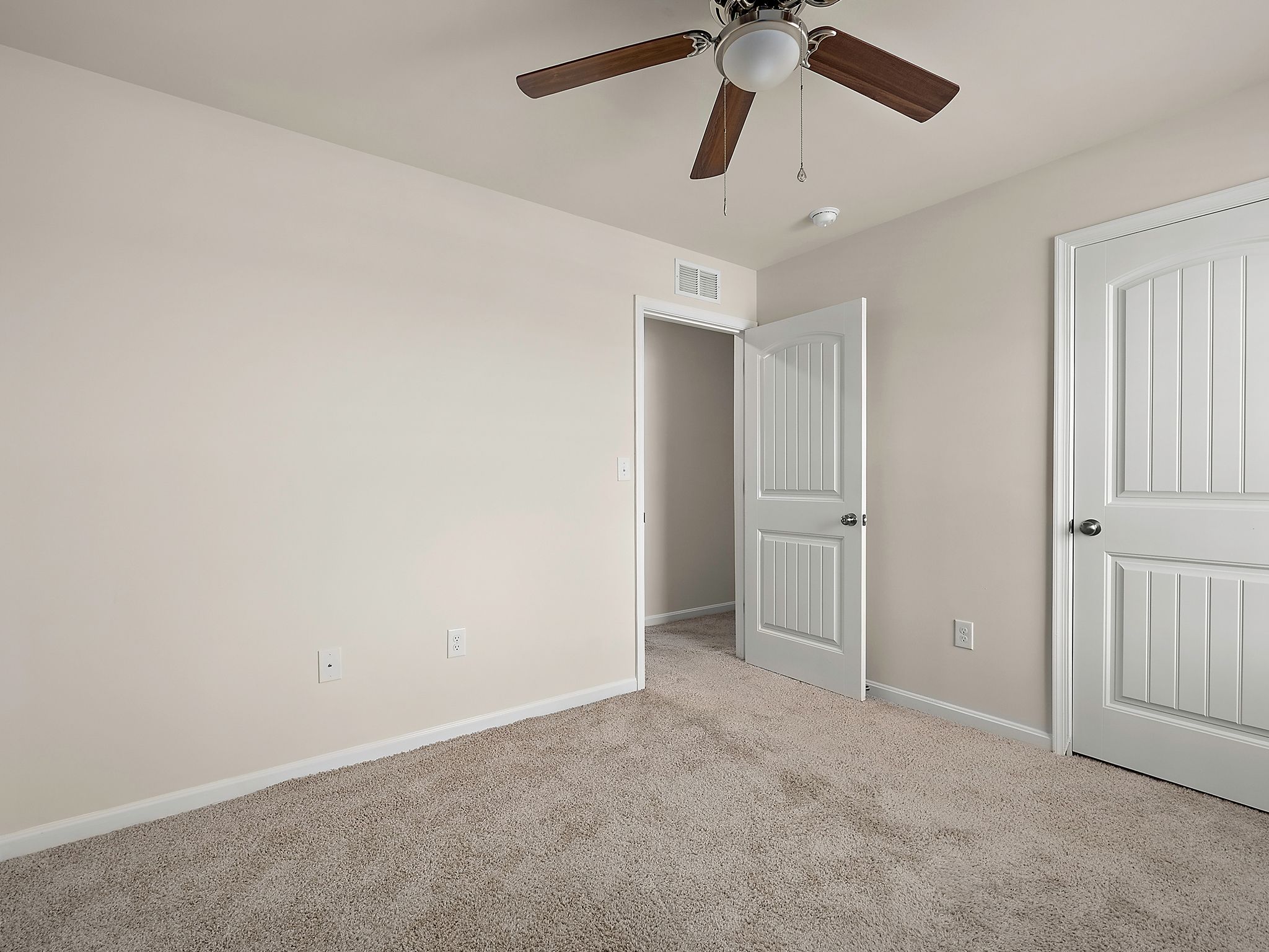 Gallery image slideShow14