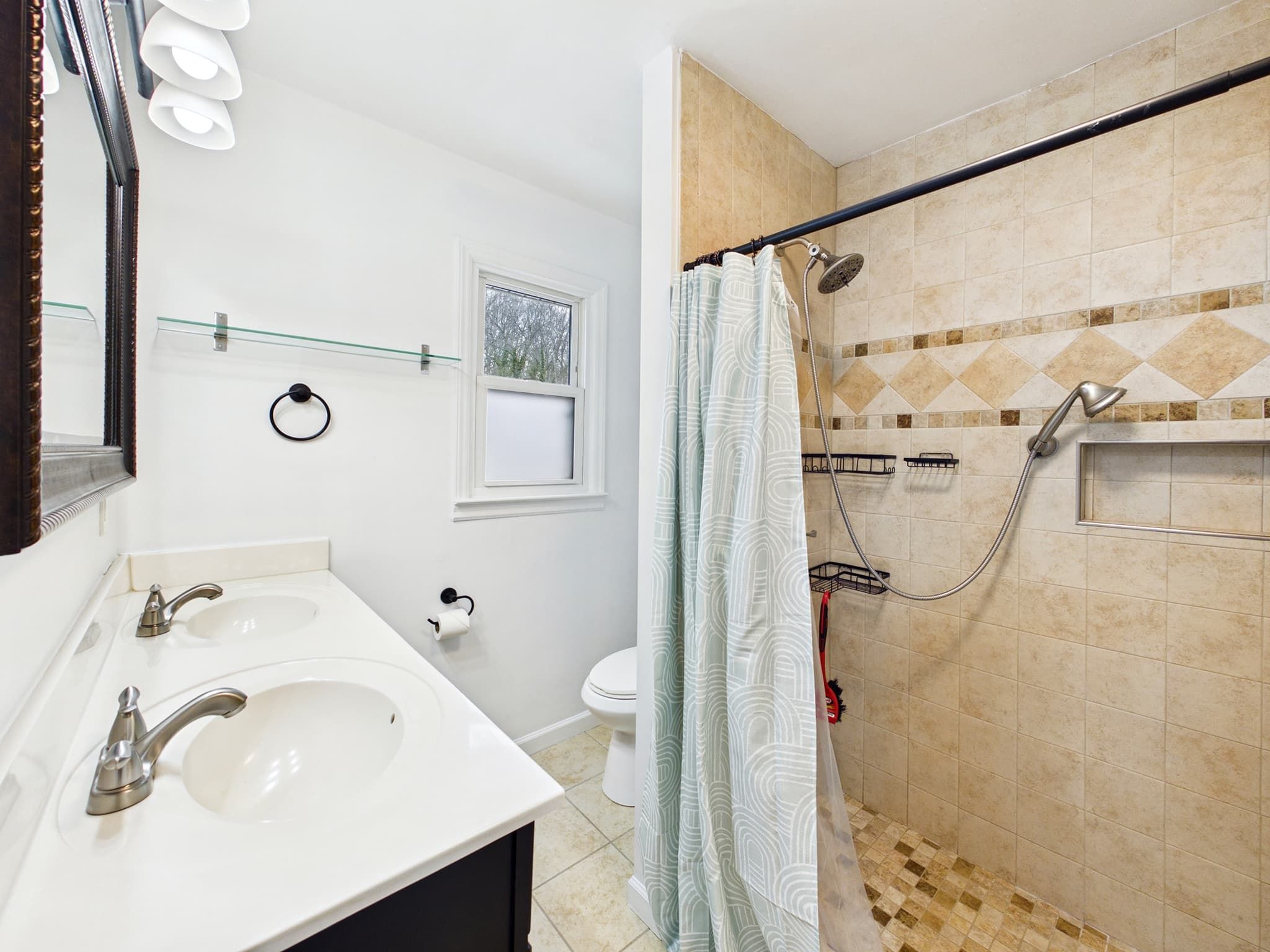 Gallery image slideShow16