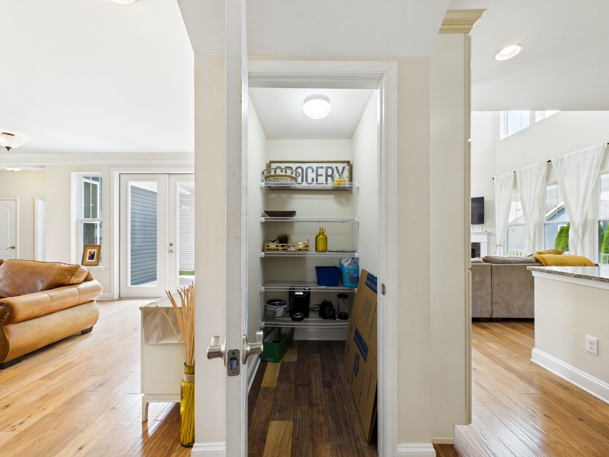 Gallery image slideShow31