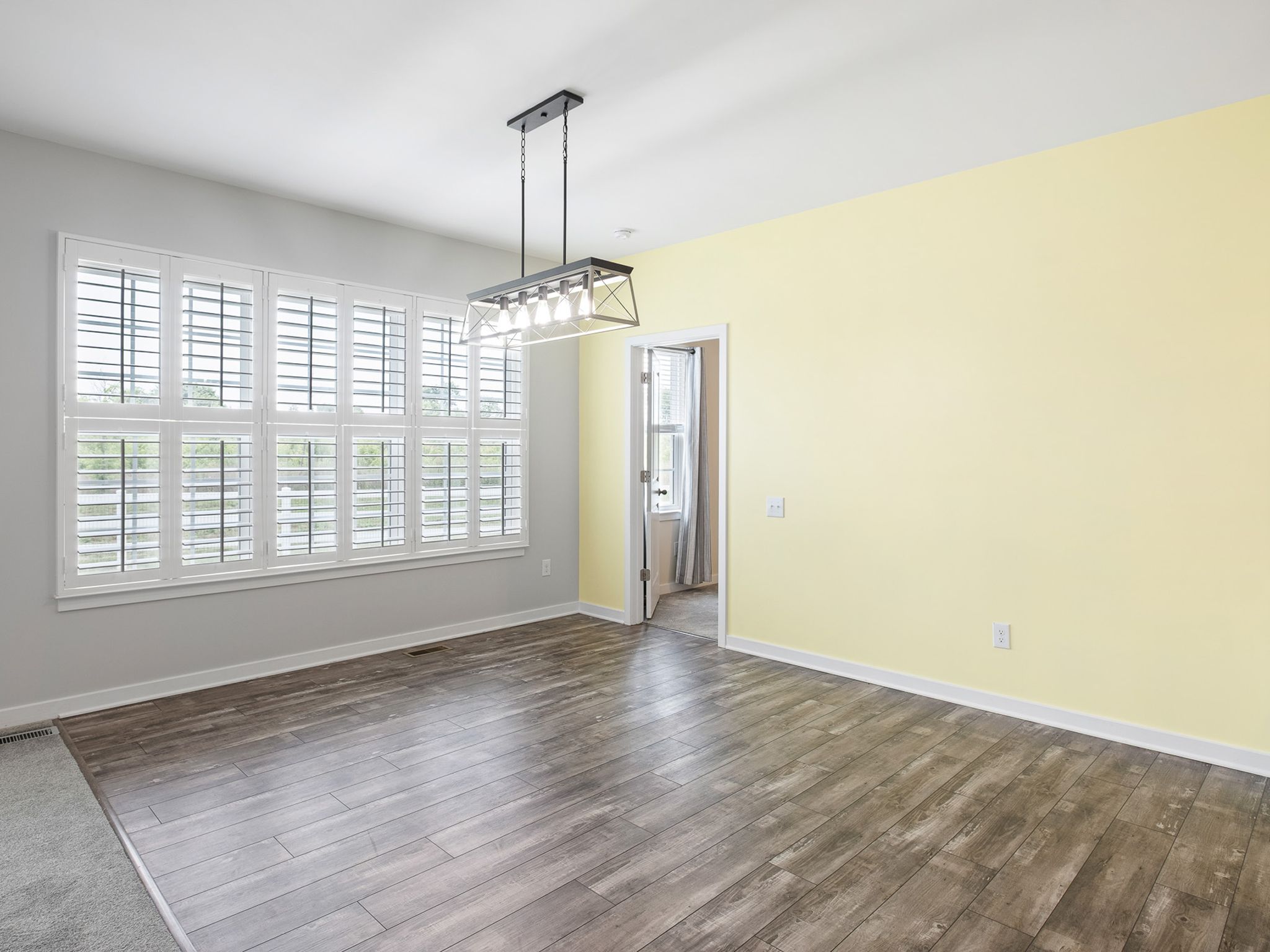 Gallery image slideShow9